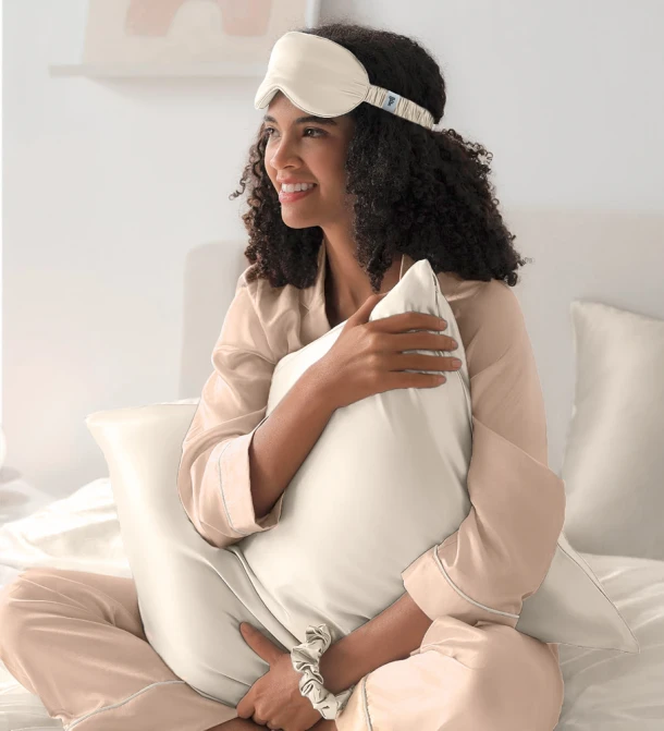 Σετ Ύπνου 3τμχ Beauty Sleep Μαξιλαροθήκη-Μάσκα Ύπνου-Λαστιχάκι Μαλλιών Champagne Guy Laroche